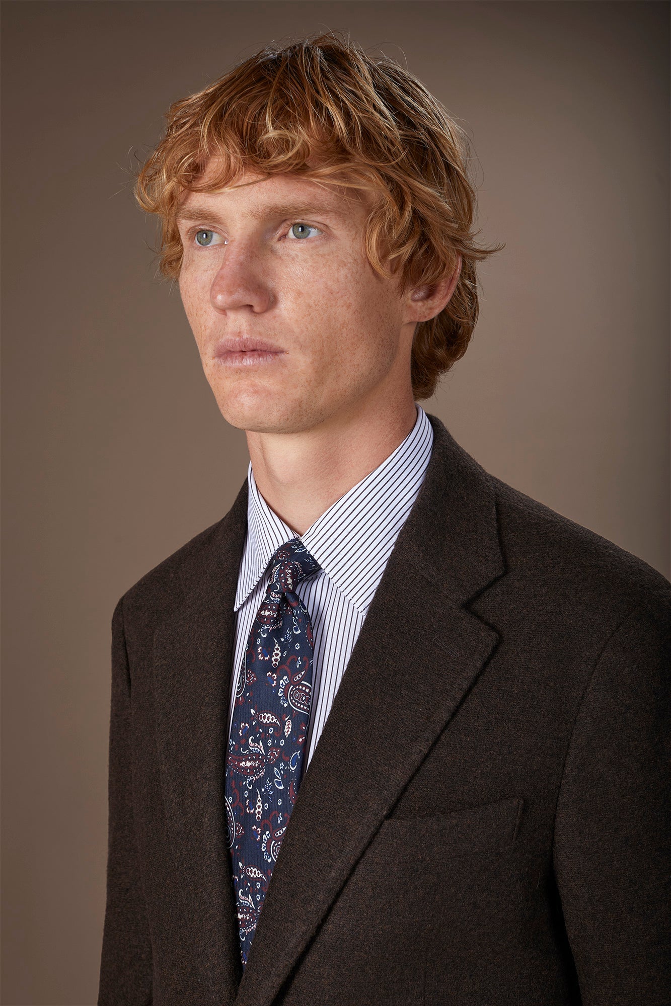 Men's paisley pattern tie