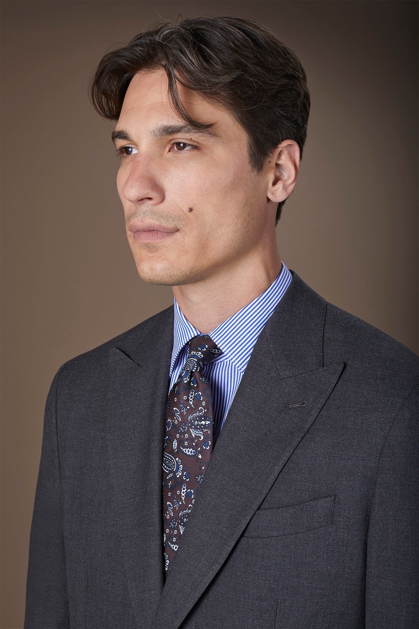 Men's paisley pattern tie