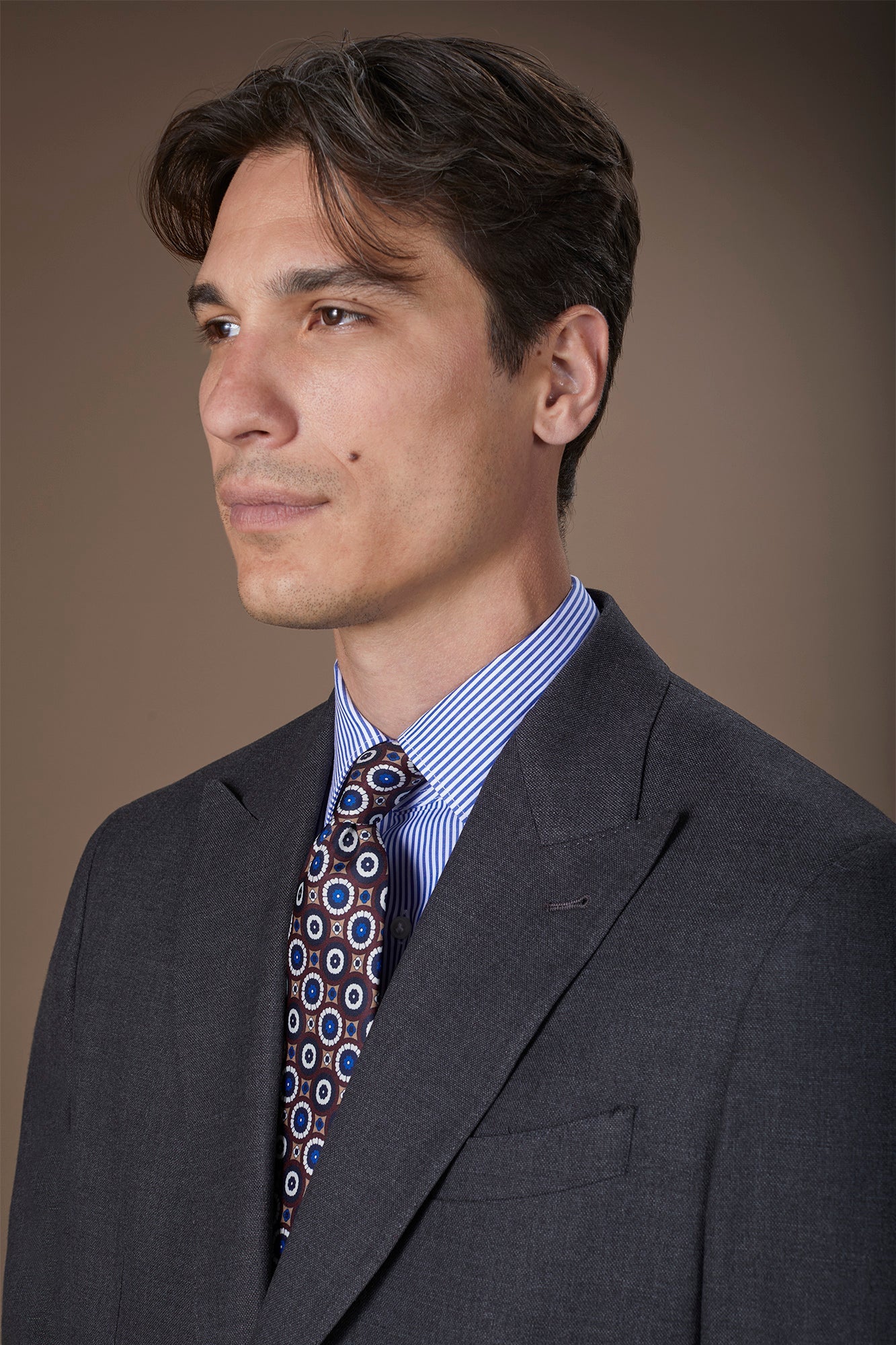 Men's tie with macro geometric patterns