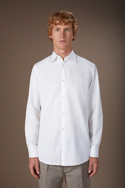 Men's casual shirt with classic collar in 100% cotton gabardine fabric comfort fit