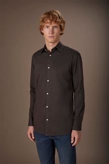 Men's casual shirt with classic collar in 100% cotton gabardine fabric comfort fit