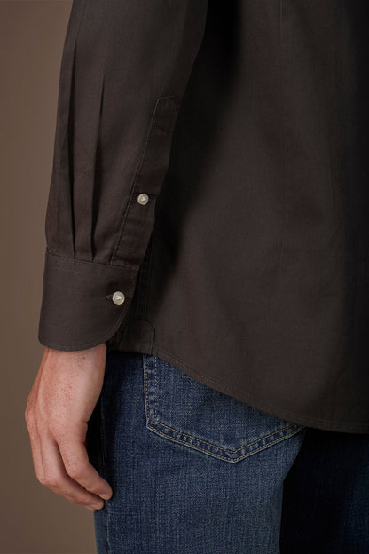 Men's casual shirt with classic collar in 100% cotton gabardine fabric comfort fit