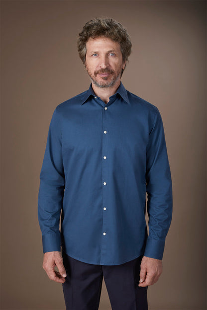 Men's casual shirt with classic collar in 100% cotton gabardine fabric comfort fit
