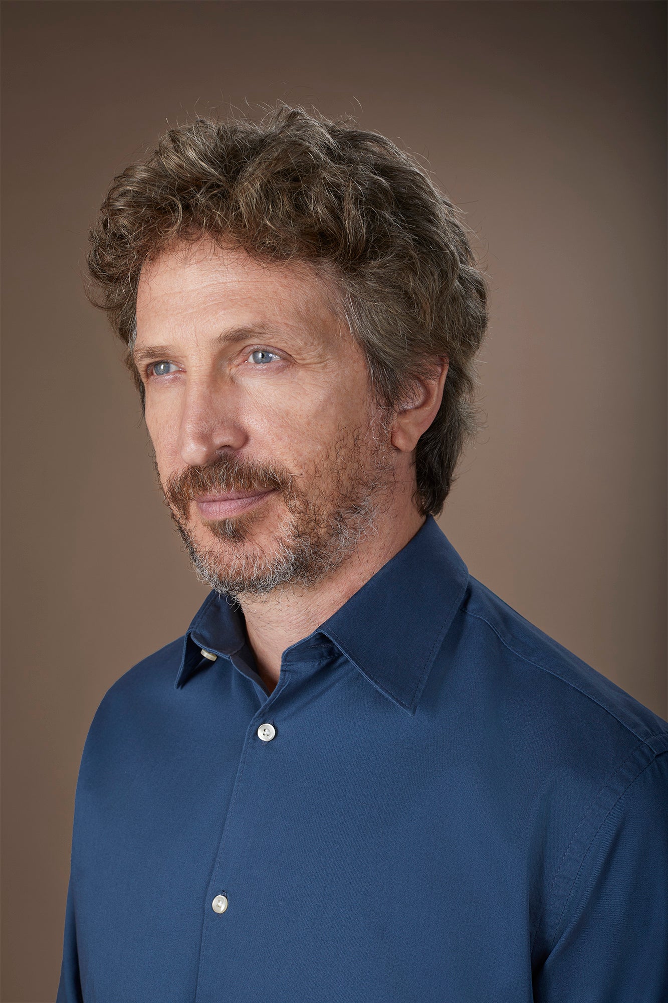 Men's casual shirt with classic collar in 100% cotton gabardine fabric comfort fit