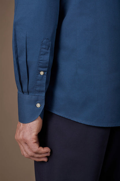 Men's casual shirt with classic collar in 100% cotton gabardine fabric comfort fit