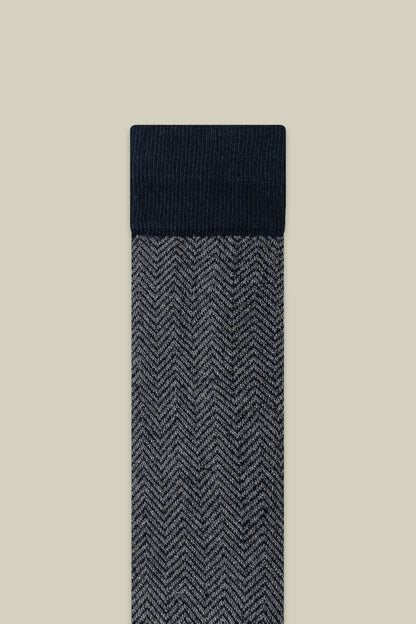 Men's plain knit socks with herringbone pattern