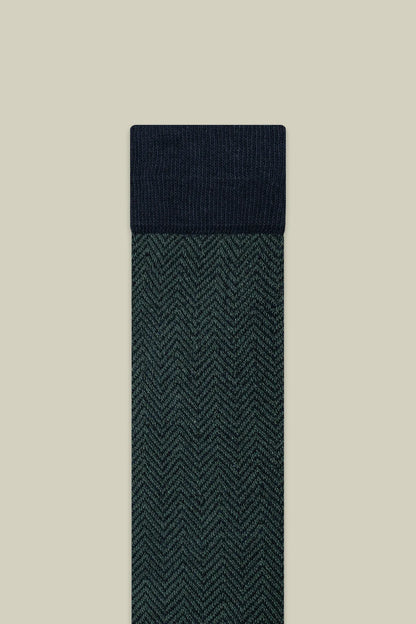 Men's plain knit socks with herringbone pattern