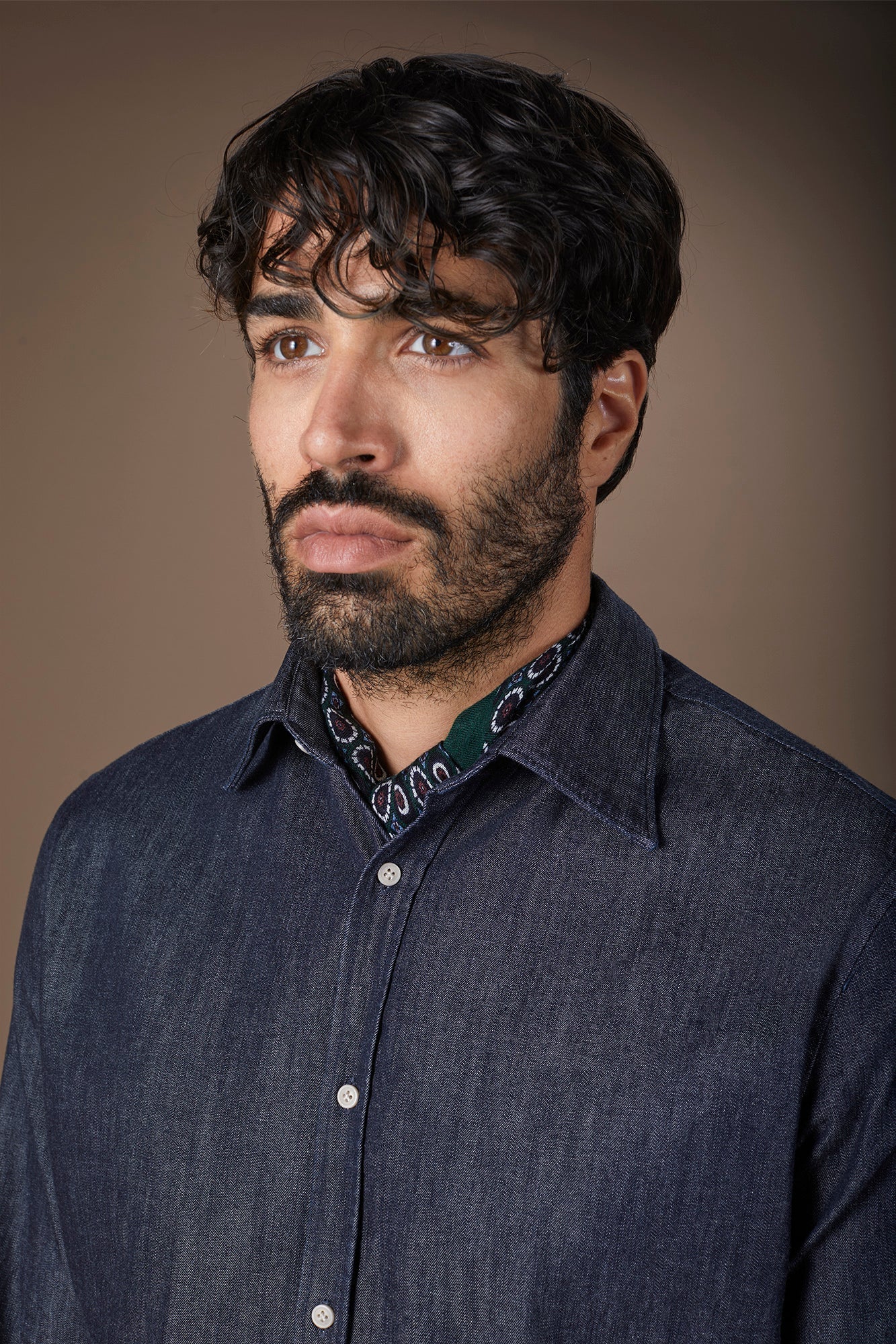 Men's viscose scarf with geometric pattern