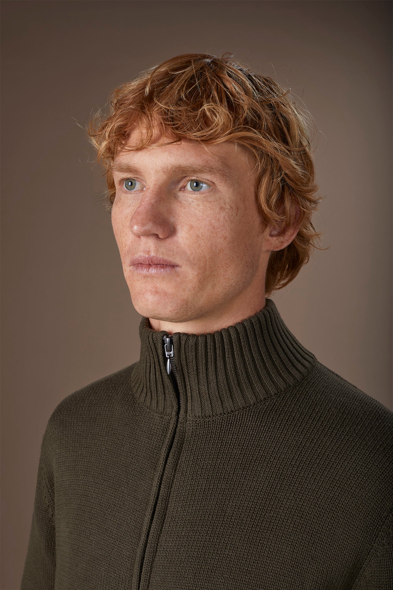 Men's 100% cotton cardigan with zip closure regular fit