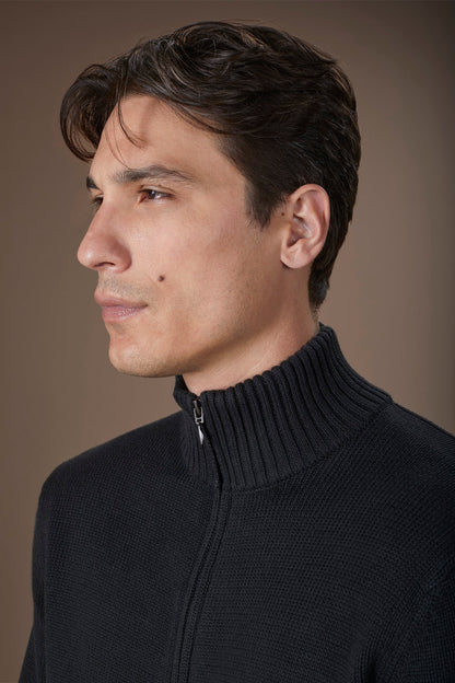 Men's 100% cotton cardigan with zip closure regular fit