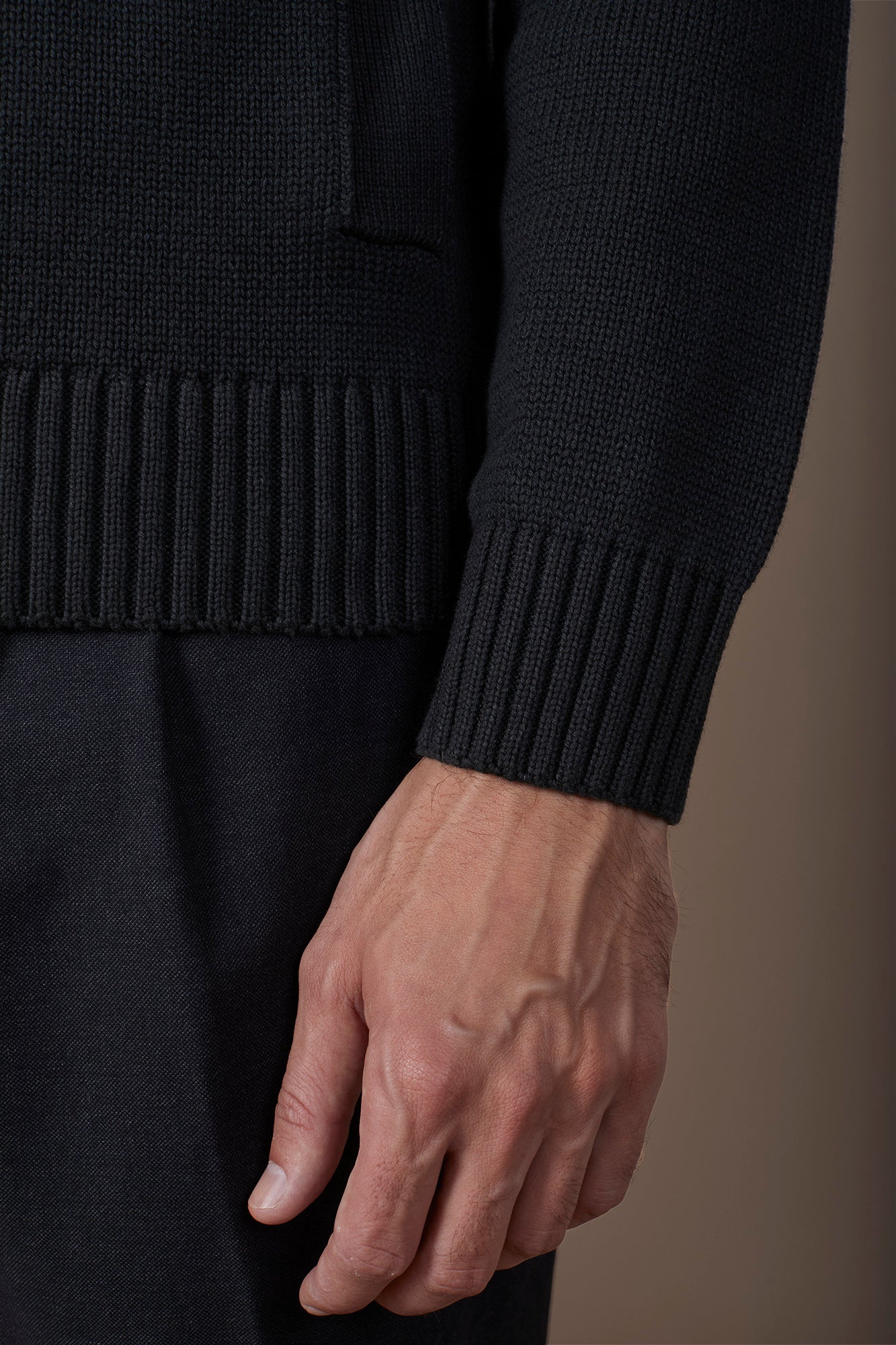 Men's 100% cotton cardigan with zip closure regular fit