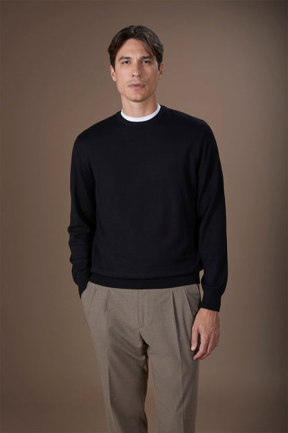 Men's regular fit crew neck jumper in 100% extra fine merino wool