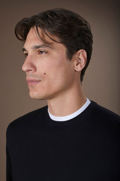 Men's regular fit crew neck jumper in 100% extra fine merino wool