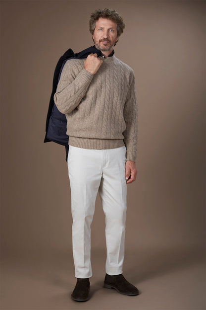 Men's lambswool crew neck jumper in a regular fit