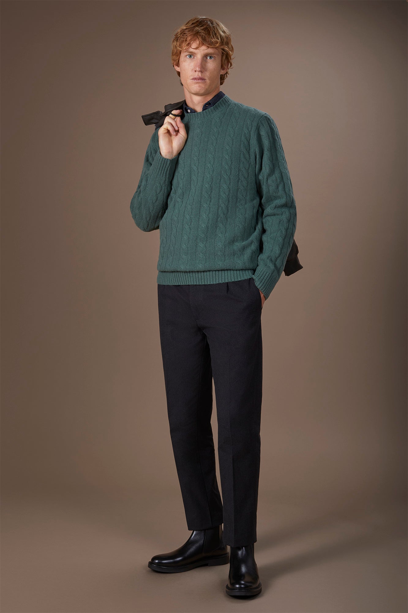 Men's lambswool crew neck jumper in a regular fit