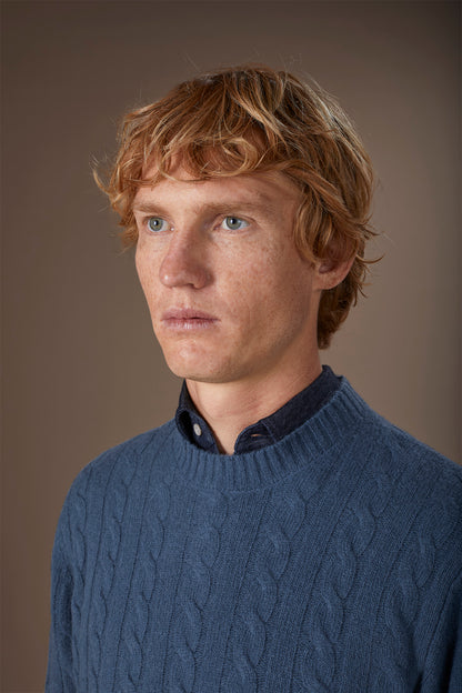 Men's lambswool crew neck jumper in a regular fit