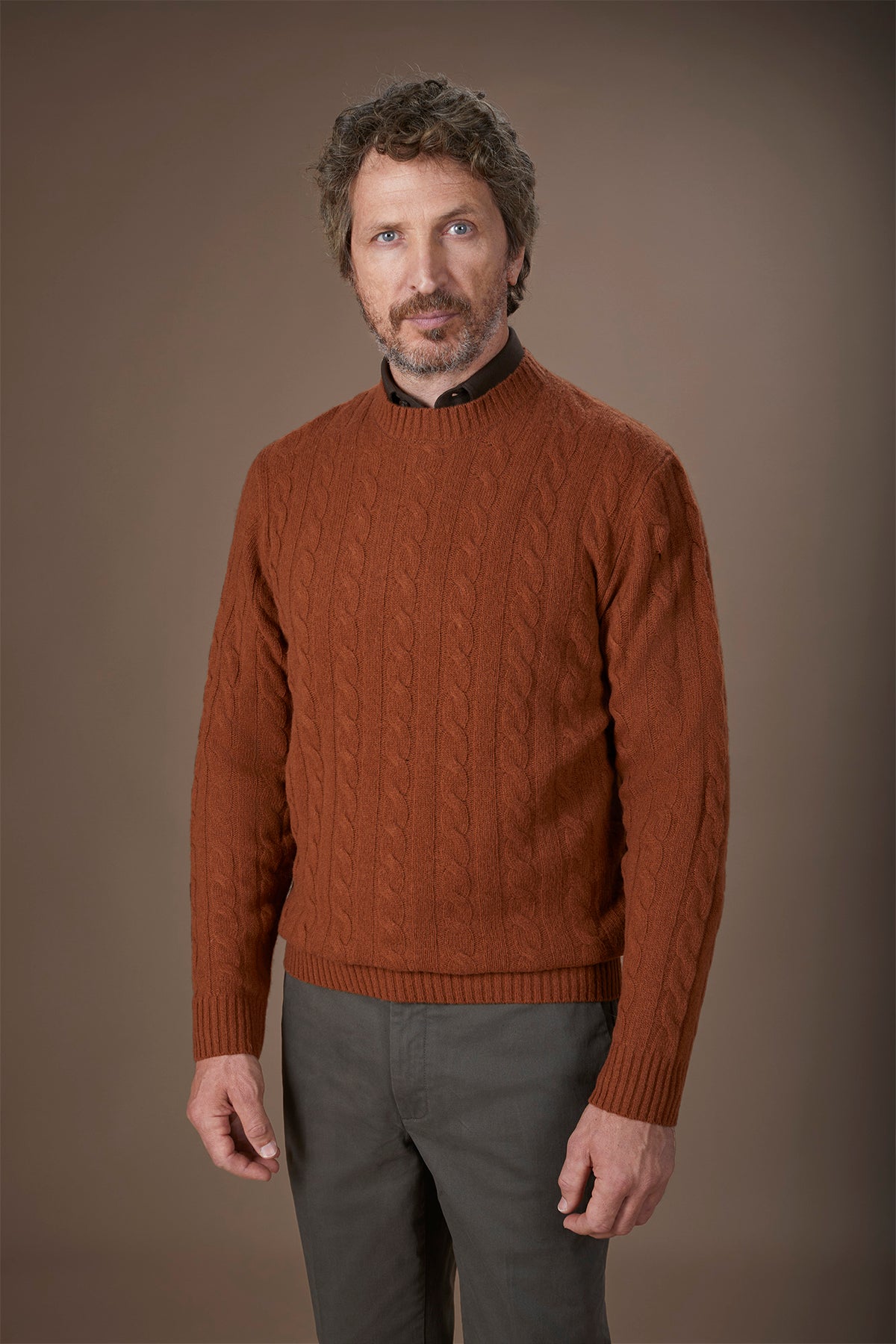 Men's lambswool crew neck jumper in a regular fit