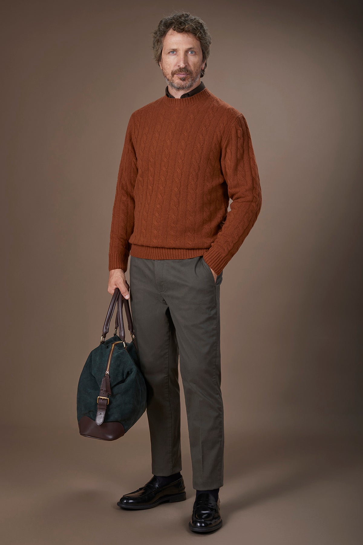 Men's lambswool crew neck jumper in a regular fit