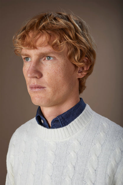 Men's lambswool crew neck jumper in a regular fit