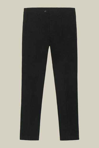 Classic men's chinos in regular fit with stretch twill construction