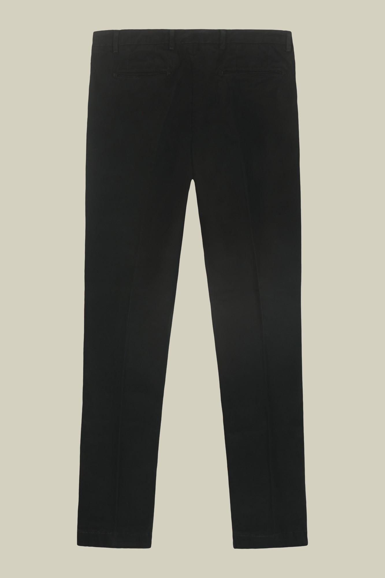 Classic men's chinos in regular fit with stretch twill construction