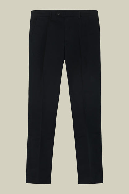 Classic men's chinos in regular fit with stretch twill construction