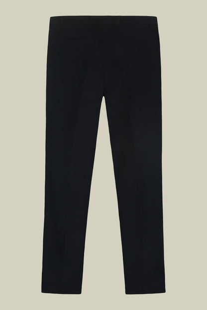Classic men's chinos in regular fit with stretch twill construction