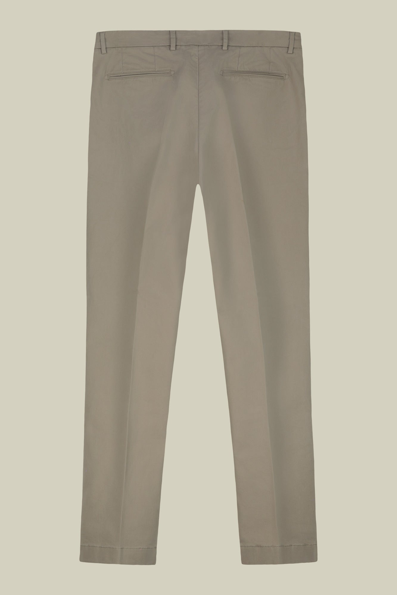 Classic men's chinos in regular fit with stretch twill construction