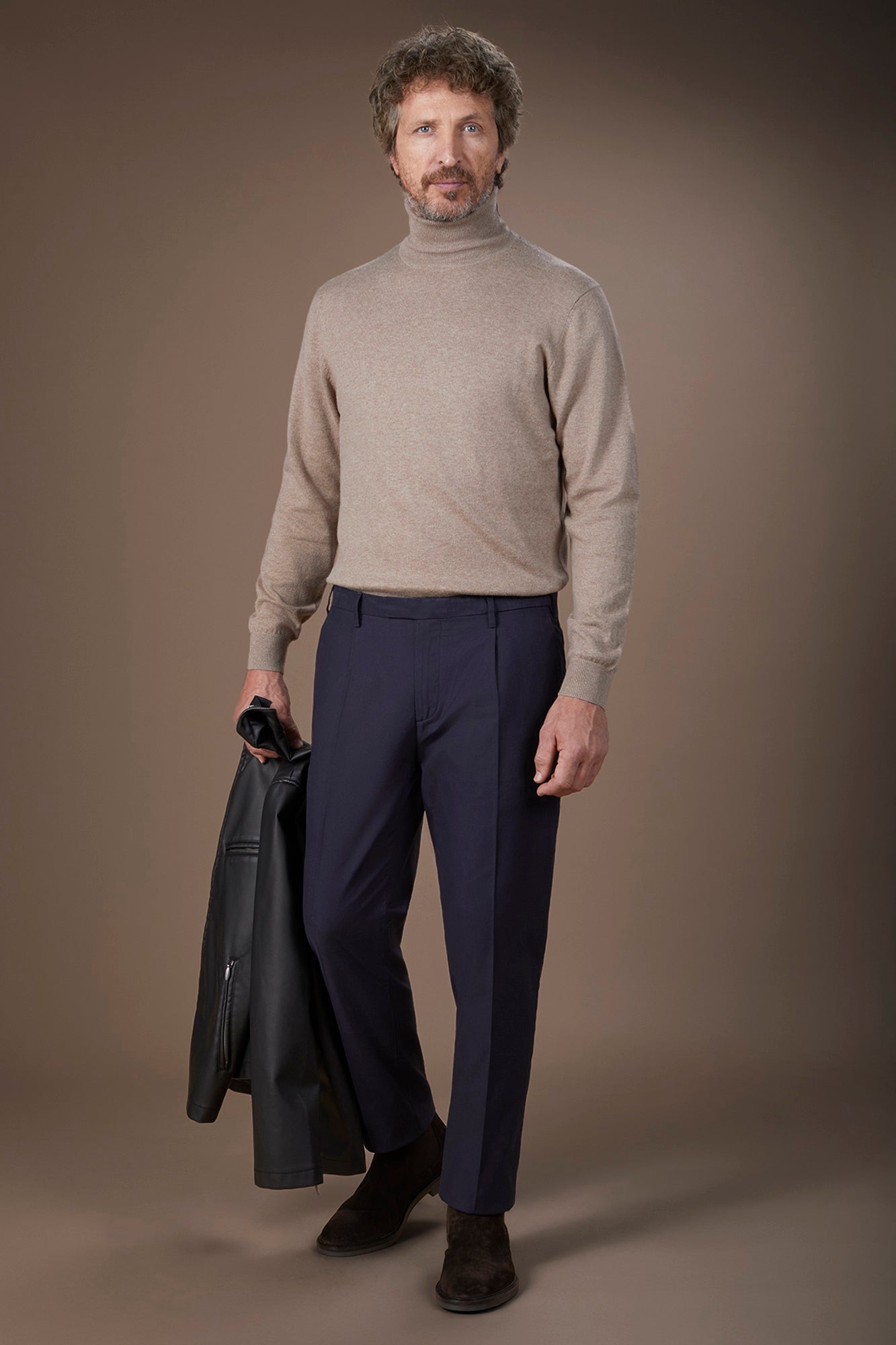 Classic regular fit twill trousers for men