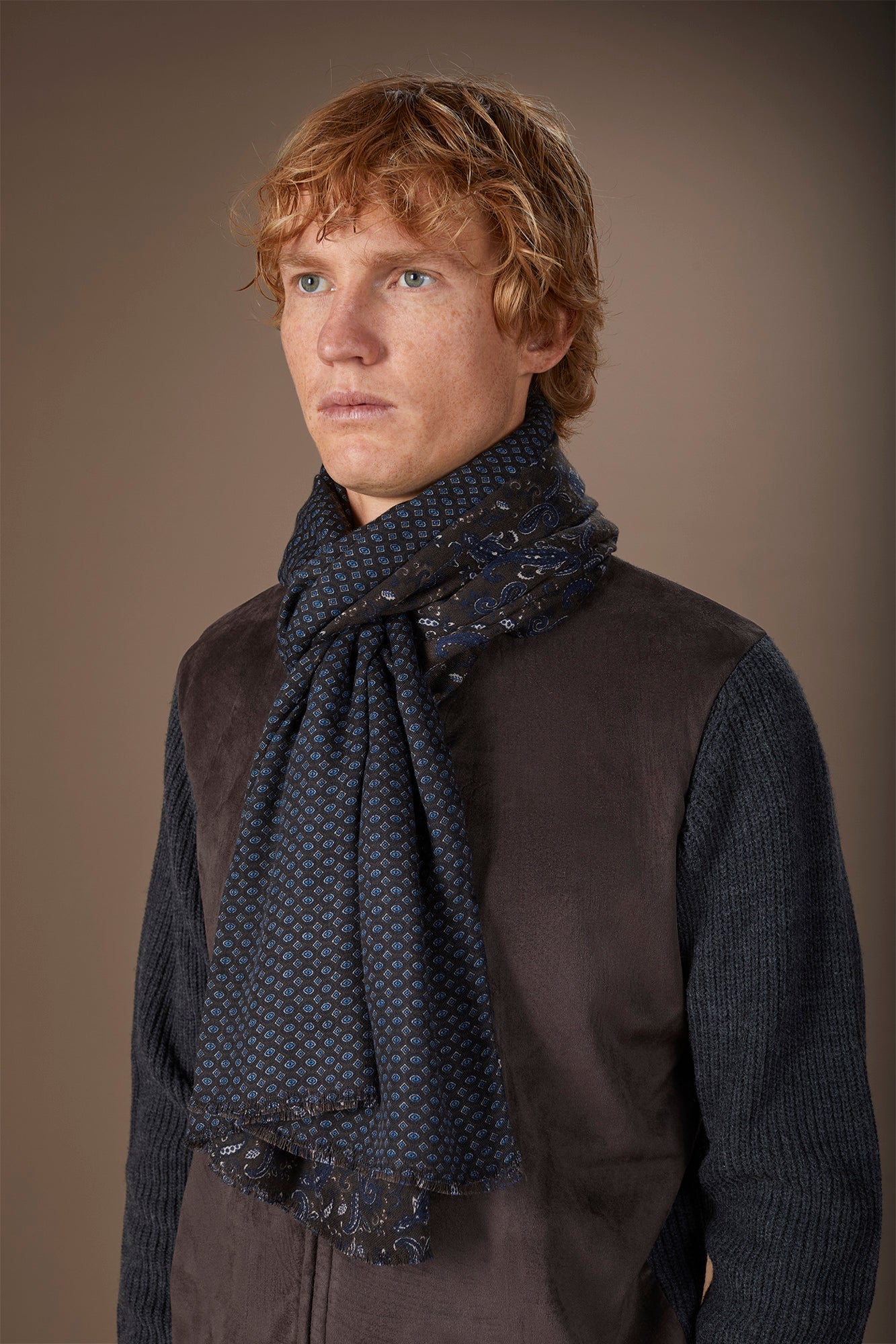 Men's reversible micro pattern pashmina