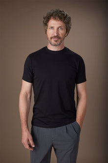 Men's round neck T-shirt in 100% cotton regular fit