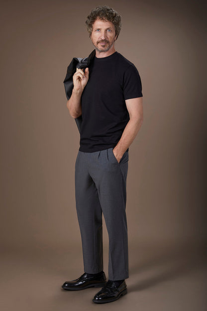 Men's round neck T-shirt in 100% cotton regular fit