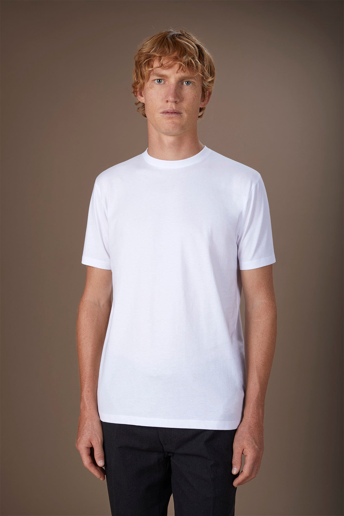 Men's round neck T-shirt in 100% cotton regular fit
