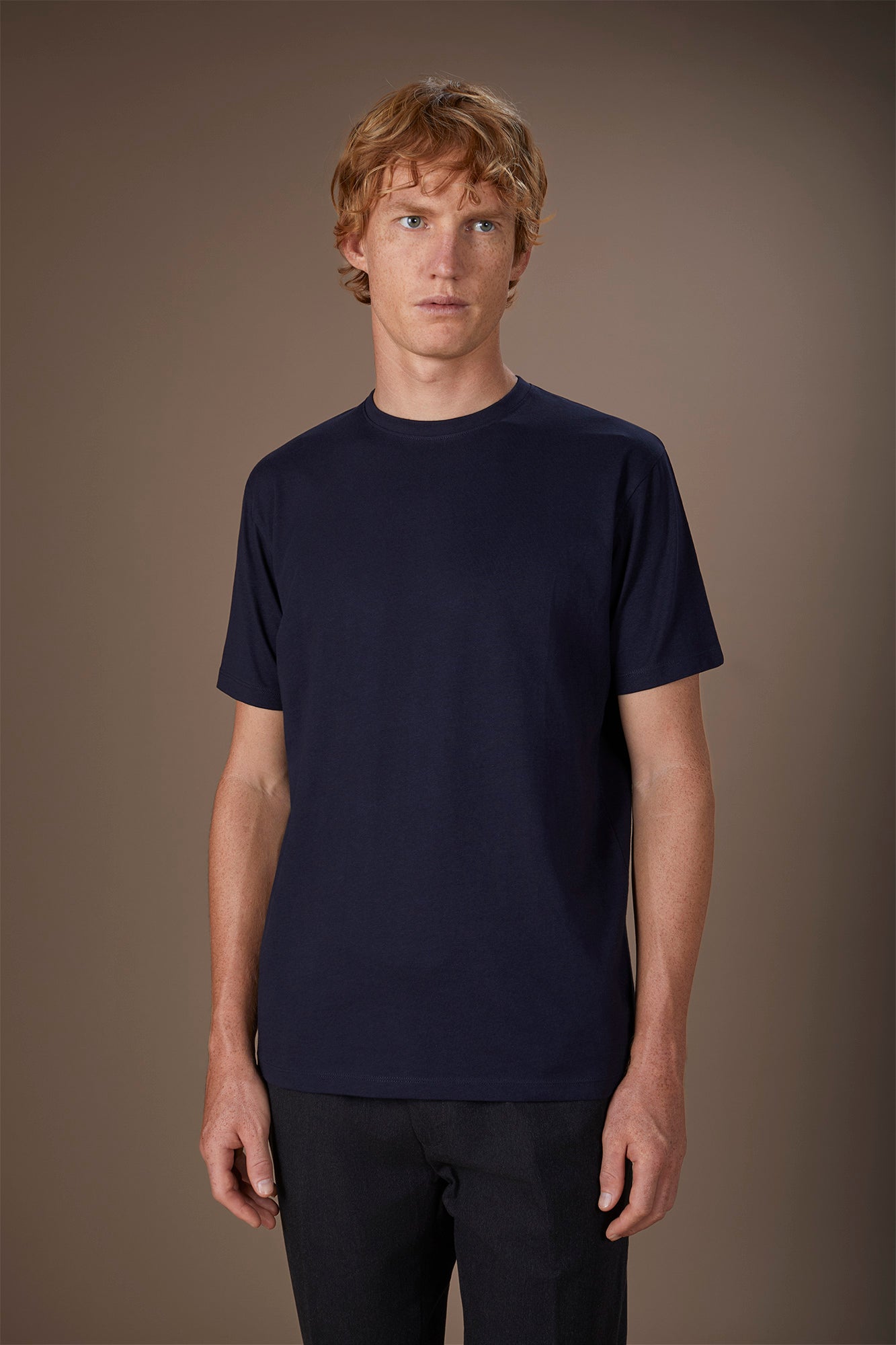 Men's round neck T-shirt in 100% cotton regular fit
