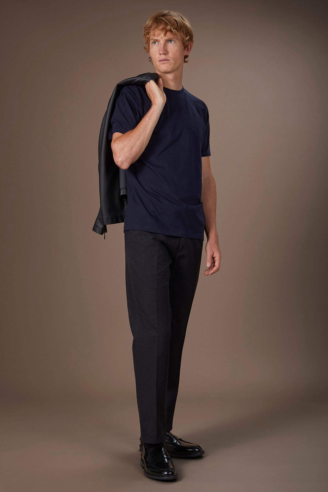 Men's round neck T-shirt in 100% cotton regular fit