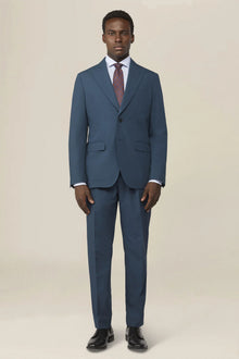 Plain men's suit with regular fit peak lapel jacket