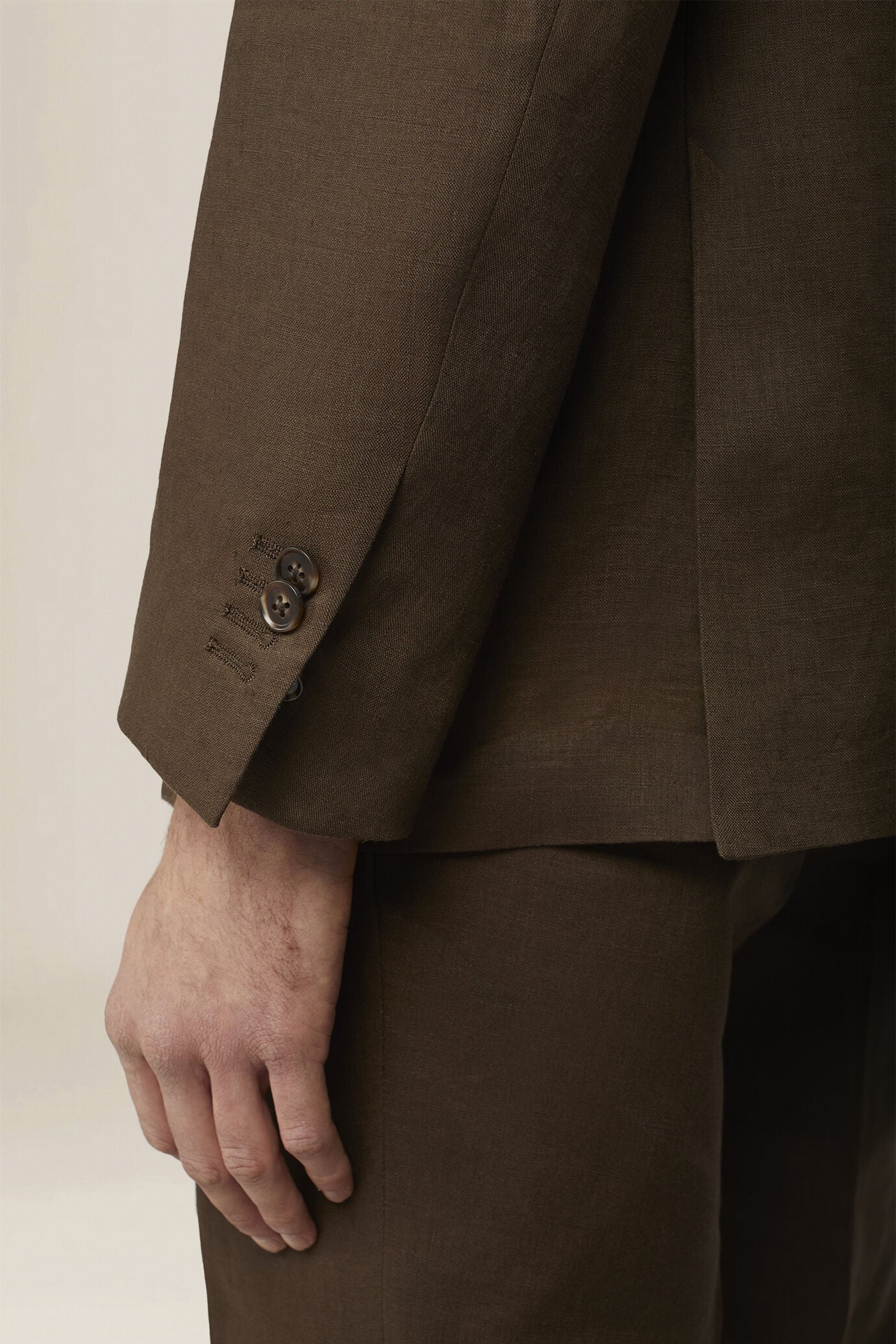 Men's double-breasted suit in 100% linen, regular fit