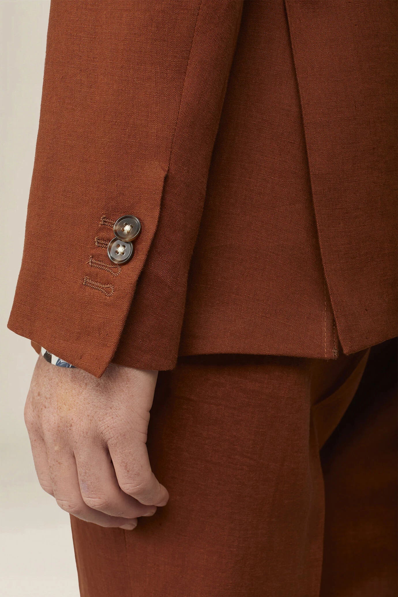Men's double-breasted suit in 100% linen, regular fit