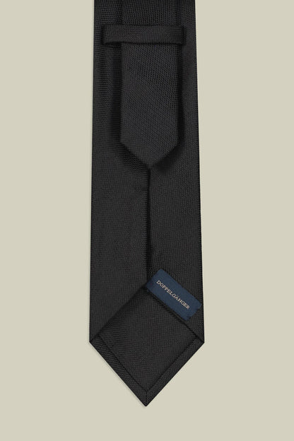 Solid-color men's tie