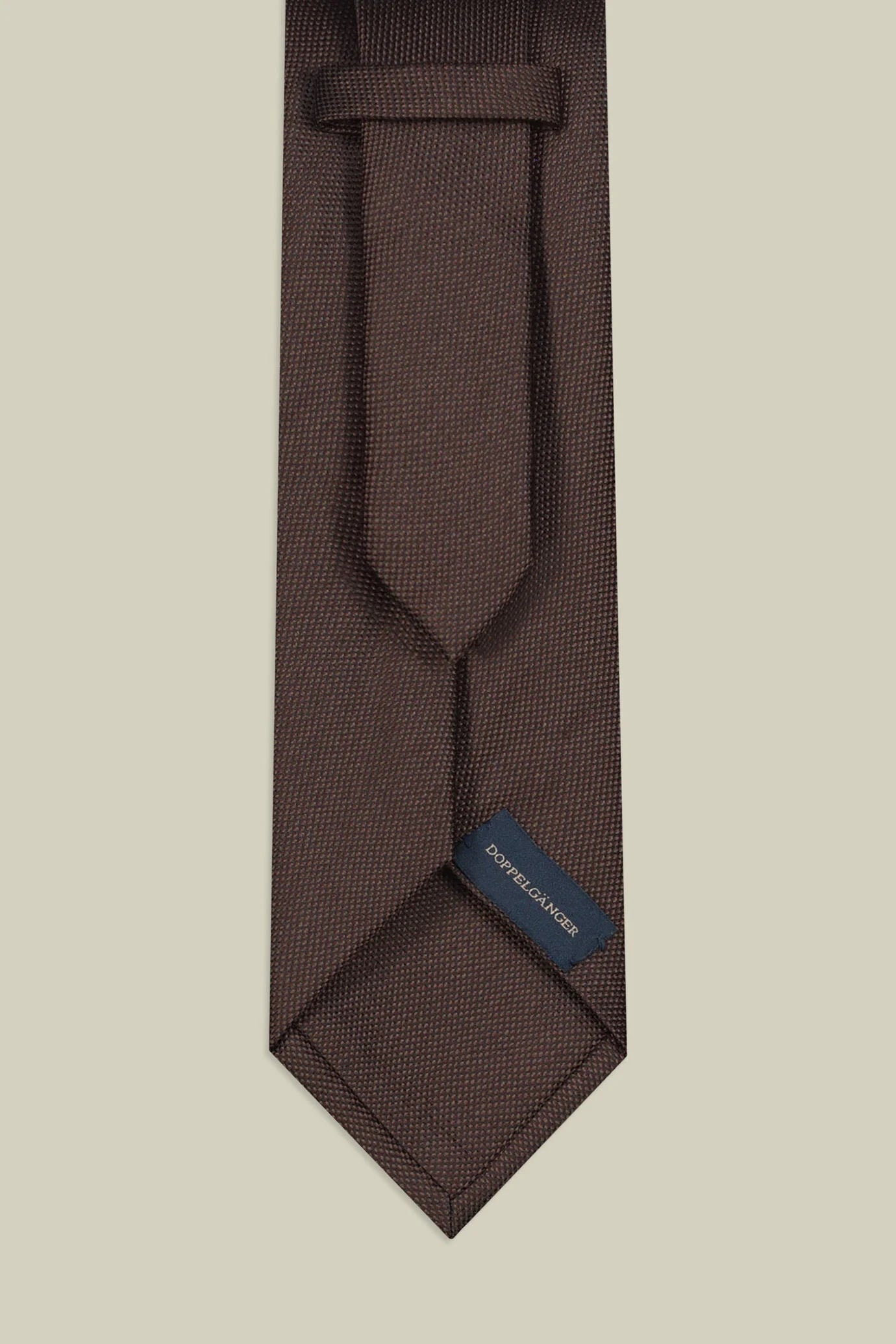 Solid-color men's tie