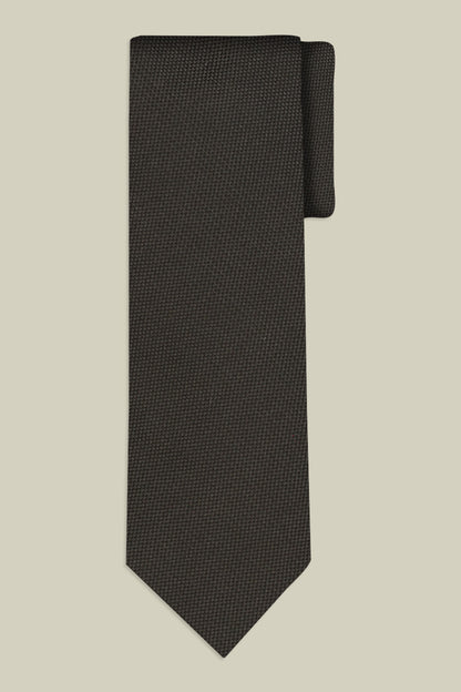 Solid-color men's tie