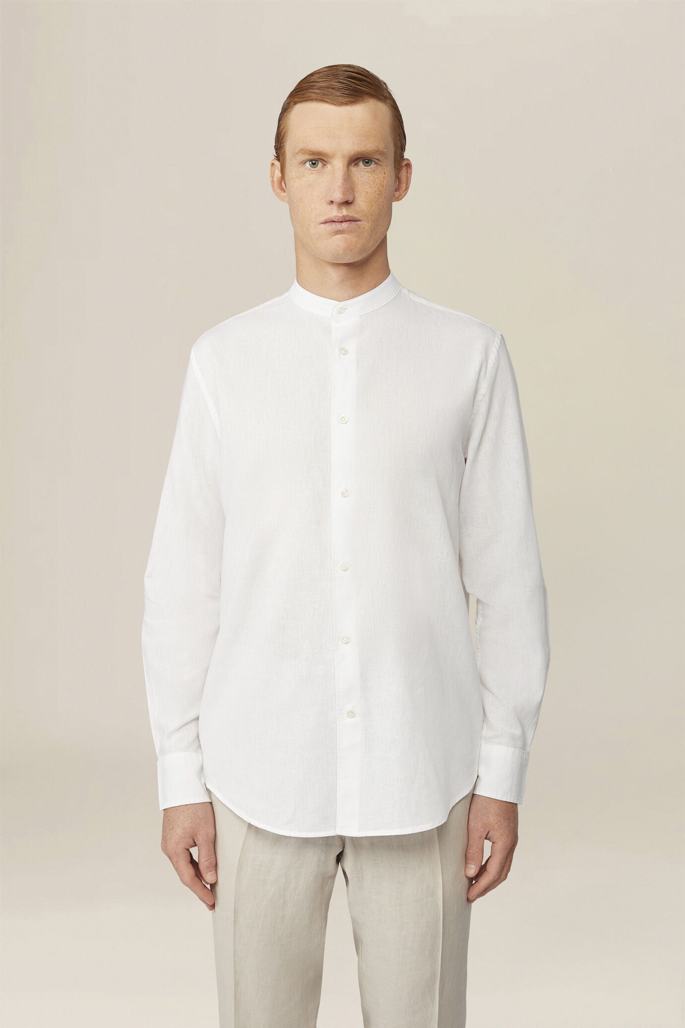 Casual men's shirt with mandarin collar and half button fastening, washed linen and cotton fabric