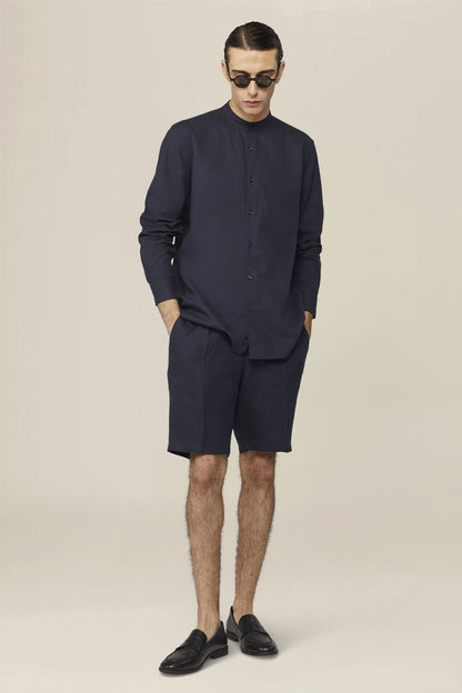 Casual men's shirt with mandarin collar and half button fastening, washed linen and cotton fabric