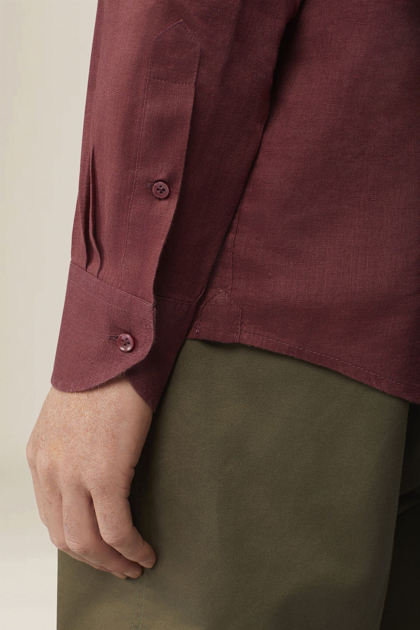 Men's casual shirt with french collar, 100% linen
