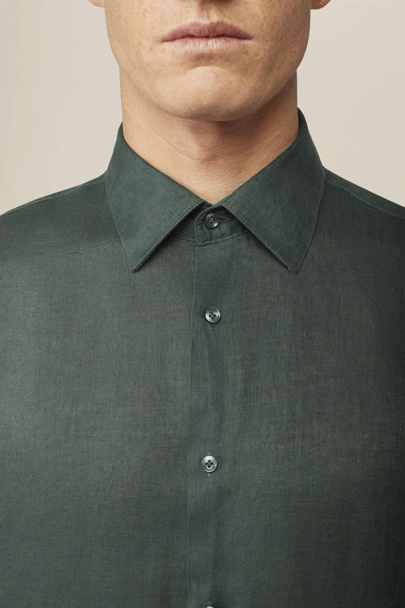 Men's casual shirt with french collar, 100% linen