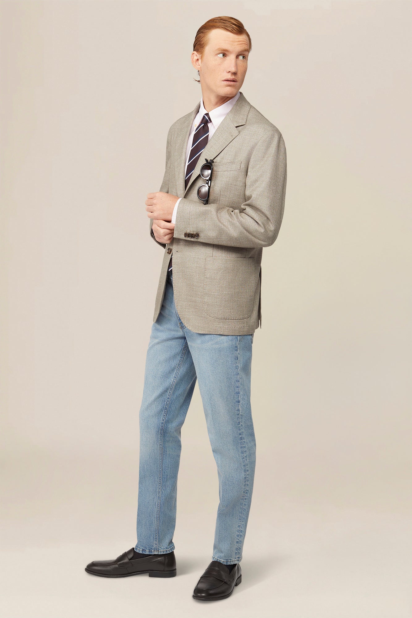 Single-breasted jacket with peak lapel, semi-lined