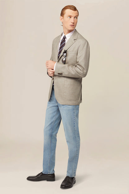 Single-breasted jacket with peak lapel, semi-lined