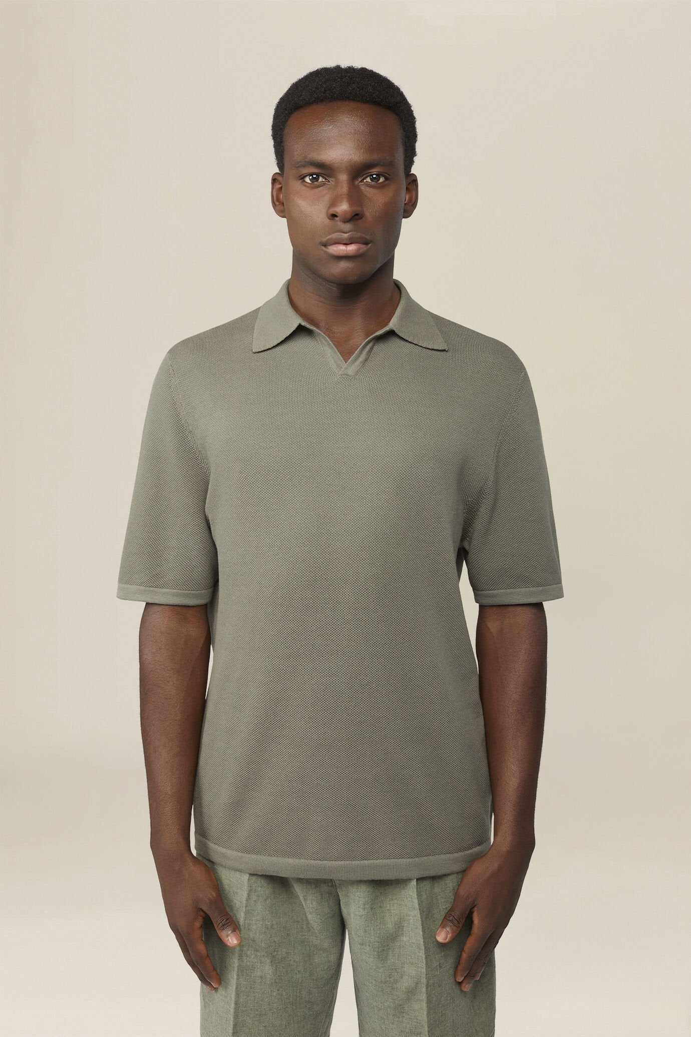 Men's polo shirt in 100% cotton honeycomb knit with Derby collar
