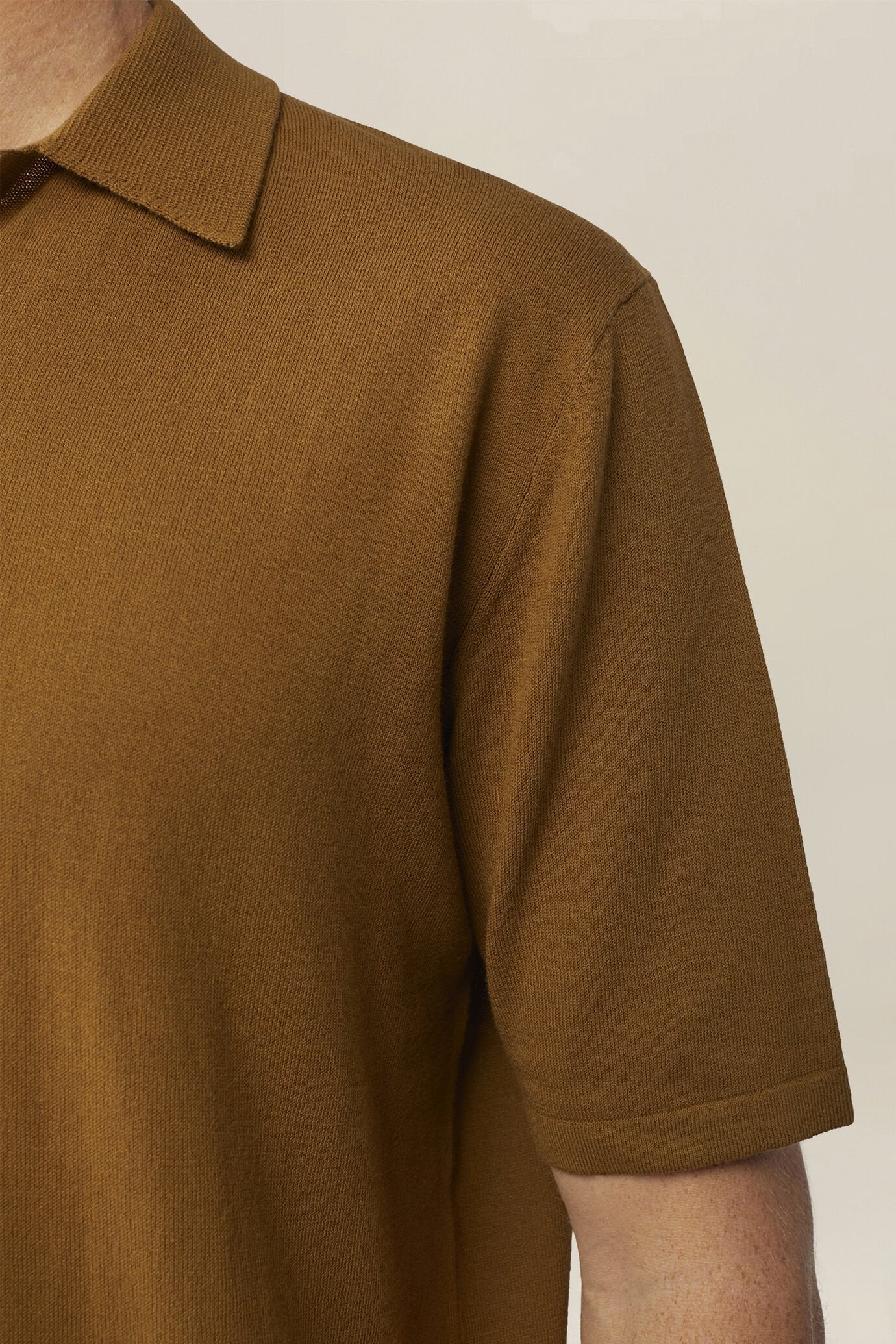 Men's 100% cotton knit polo shirt with Derby collar