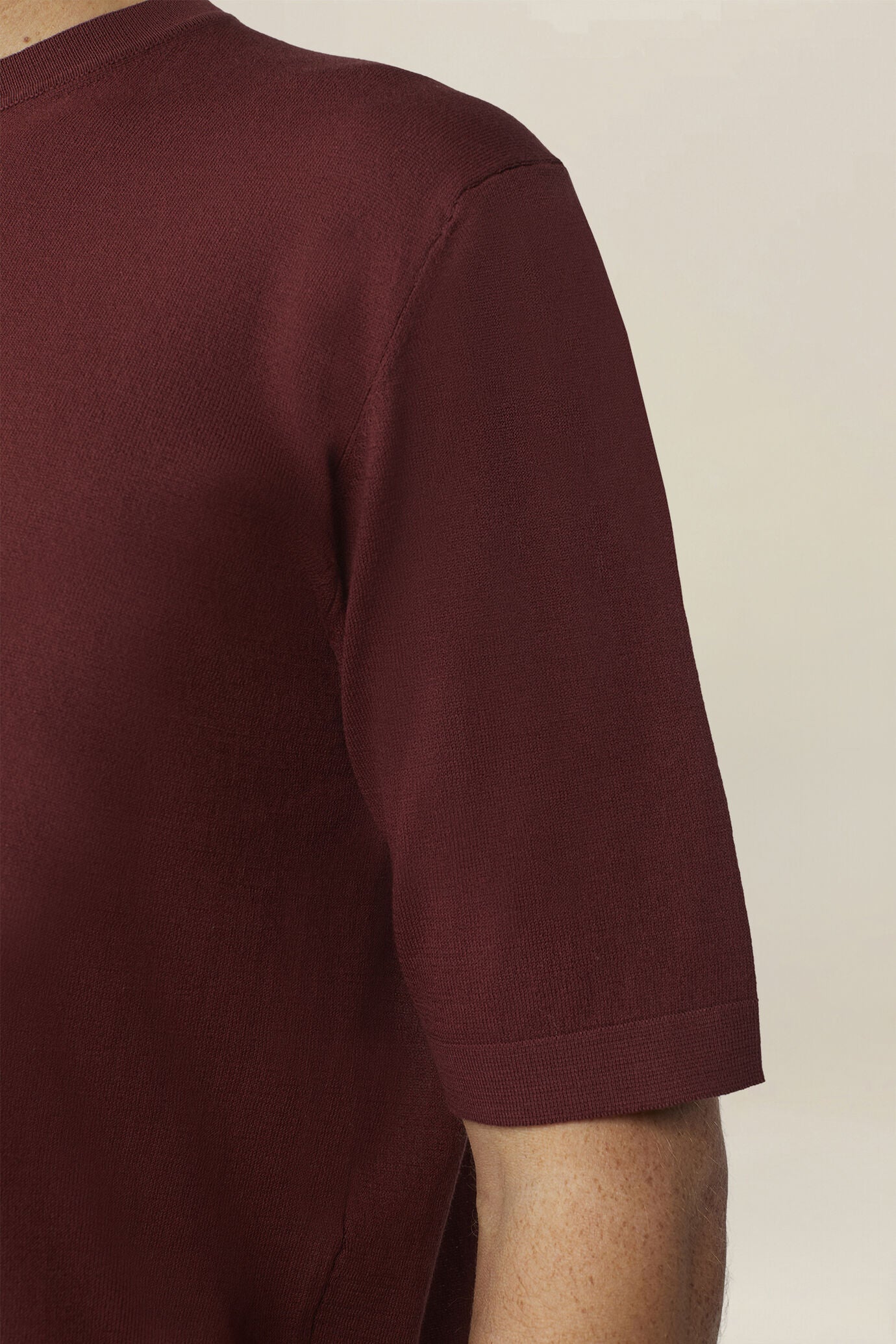 Men's knitted T-shirt in 100% cotton crepe